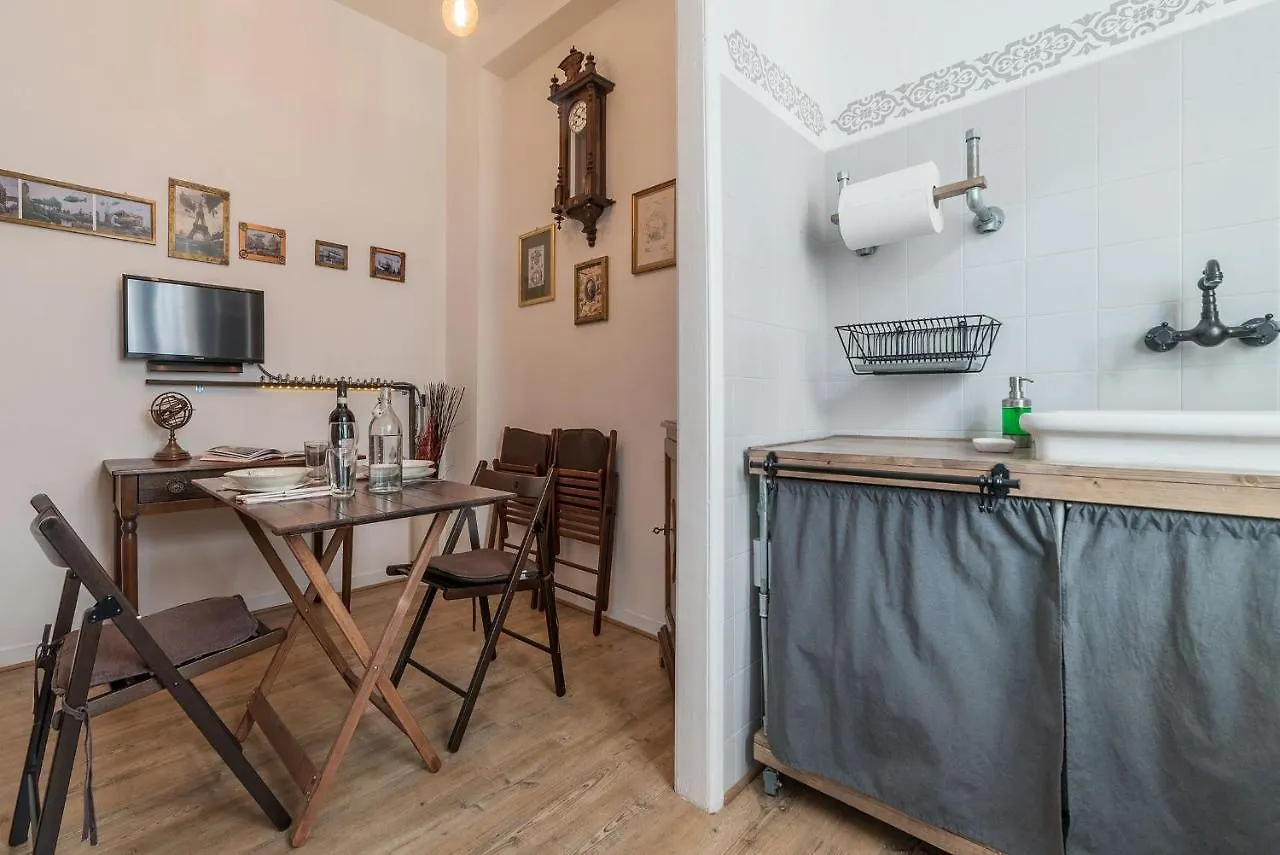 Ferienwohnung San Paolo Steampunk Flat Rom Apartment